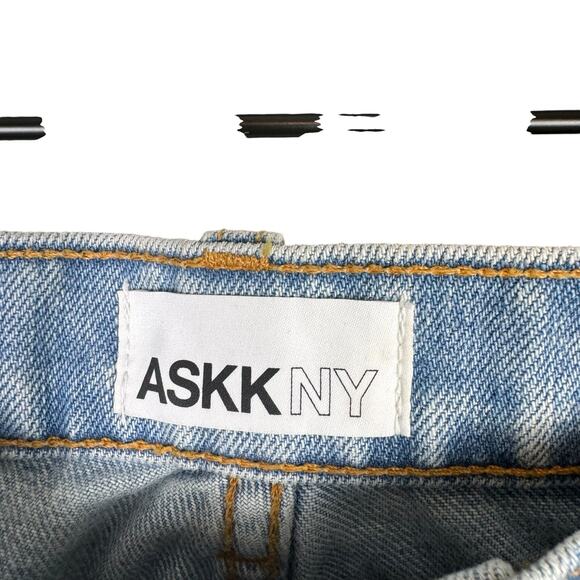 ASKK NY NWT Carrot Distressed Knees Light Wash 100% Cotton Straight Leg Jeans - Picture 8 of 10